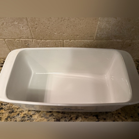 Corning Ware P-315-B loaf pan featuring the iconic Cornflower Blue pattern. - Picture 3 of 4